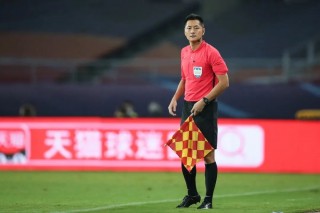 马宁足球裁判(马宁足球裁判视频)