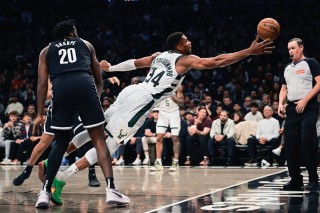 nba火箭vs雄鹿(NBA火箭vs雄鹿2006央视网)