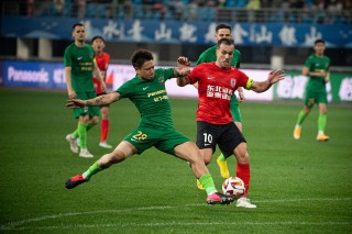 亚泰足球场(亚泰足球场是铁饭碗吗)