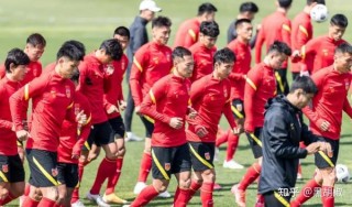 为什么看足球比篮球多(为什么看足球比篮球多一些)