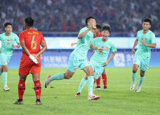 今天中国队足球比赛(今天中国队足球比赛在哪里举行)