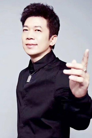 足球陈星(足球陈星年薪)