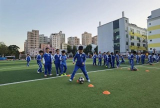 深圳足球学校学费(深圳足球学校招生简章2019)