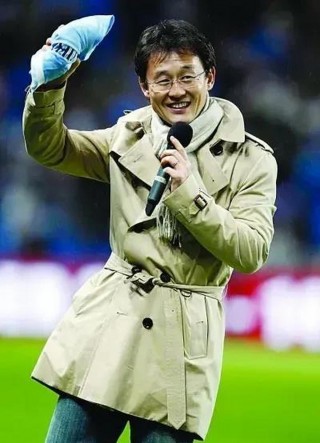 足球的右后卫(足球右后卫怎么踢)