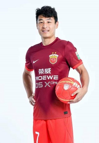 上海足球运动员(上海足球运动员秦强简介)