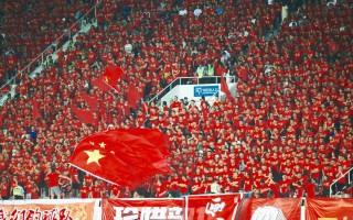 中国韩国足球打架(中韩足球打架斗殴视频)