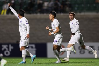 釜山偶像vs富川(釜山偶像对富川fc)