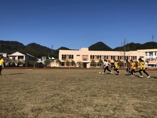 山区足球(山区孩子 足球梦)