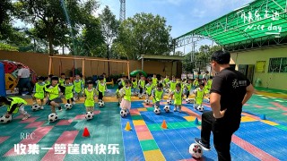 幼儿园足球区(幼儿园足球区域活动)