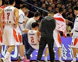 新疆vs山东20170224(新疆vs山东前瞻陶汉林pk李炎哲,肉搏防守成比赛主旋律)