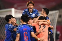 伊伊朗vs日本(伊朗vs日本比分预测)