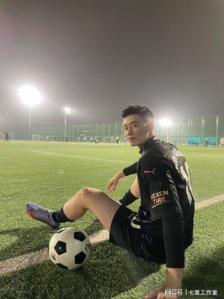 足球帅哥的图片(足球界的帅哥盘点)