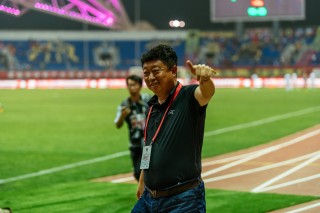 足球王波(足球王波教练与人和降)