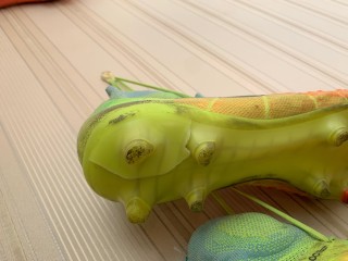 鬼牌足球鞋鞋码(nike鬼牌足球鞋系列)