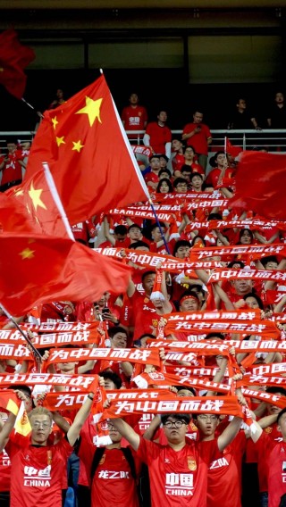 中国足球没人看了(中国足球没人看怎么还还拿高工资呢)