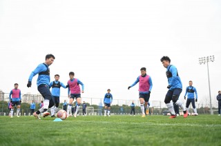 松江练足球(松江室内足球场)
