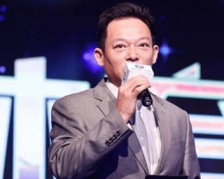 足球运动员解说(足球运动员解说词)