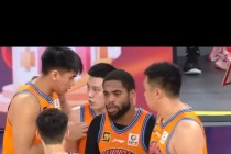cba上海vs山东(看直播山东与上海男篮的比赛)