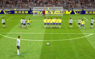 实况足球2014任意球(实况足球2014怎么要球)