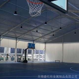足球场顶棚(足球场顶棚遮雨球地为什么没有)
