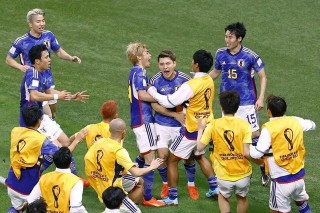 已知足球(已知足球,篮球和排球的平均价是35元)