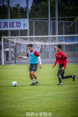 黄勇足球(黄勇足球任意球视频)