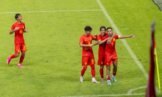 中国足球海外球员(中国足球海外球员微博)