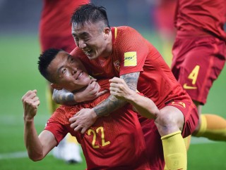今天中国队足球比赛(今天中国队足球比赛在哪里举行)