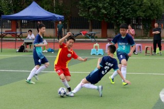 学生足球比赛(学生足球比赛照片)