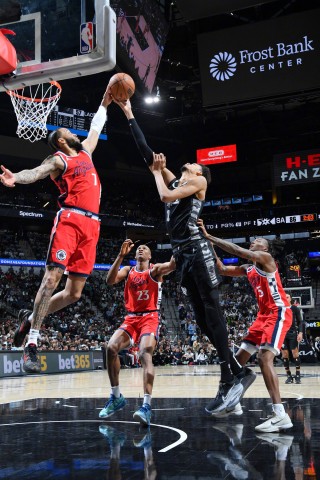 nba马刺vs老鹰(马刺vs老鹰视频直播)