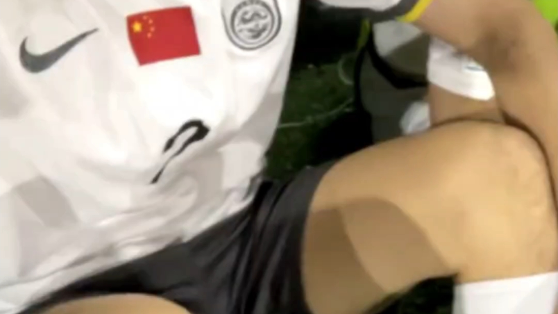 足球场上曝光(足球场拍摄技巧)  第1张