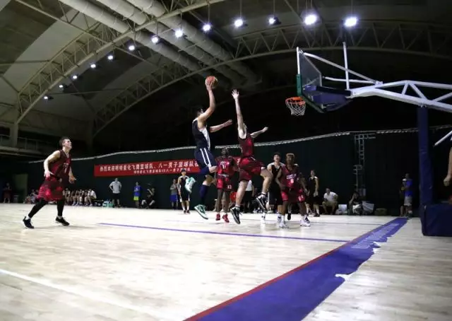 1.7广东vs八一(cba广东险胜八一队)  第1张