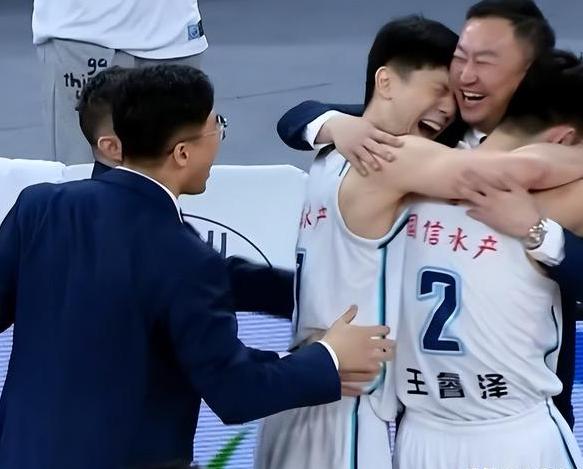 青岛vs新疆实时(青岛vs新疆篮球比赛直播)  第1张