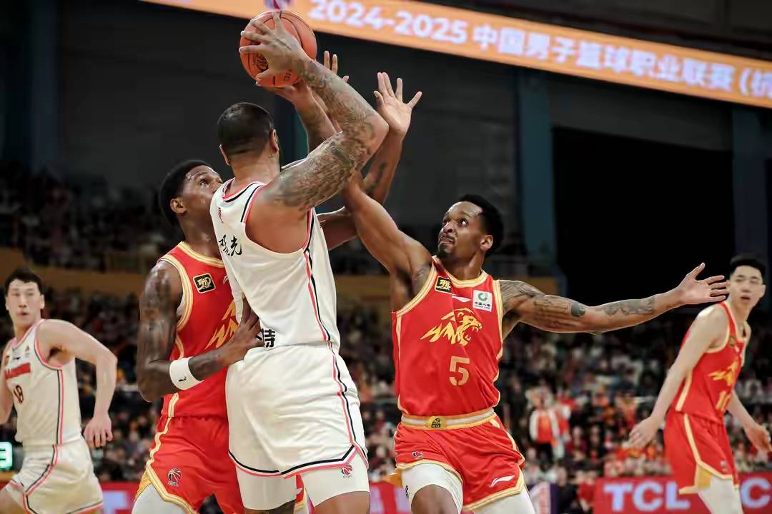 cba上海vs广厦(上海vs广厦比分是多少)  第2张