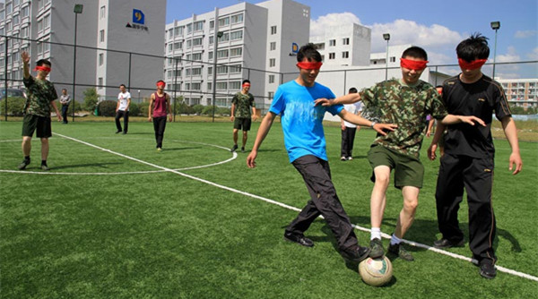 五人制足球禁区(五人制足球禁区内犯规怎么判罚)  第1张