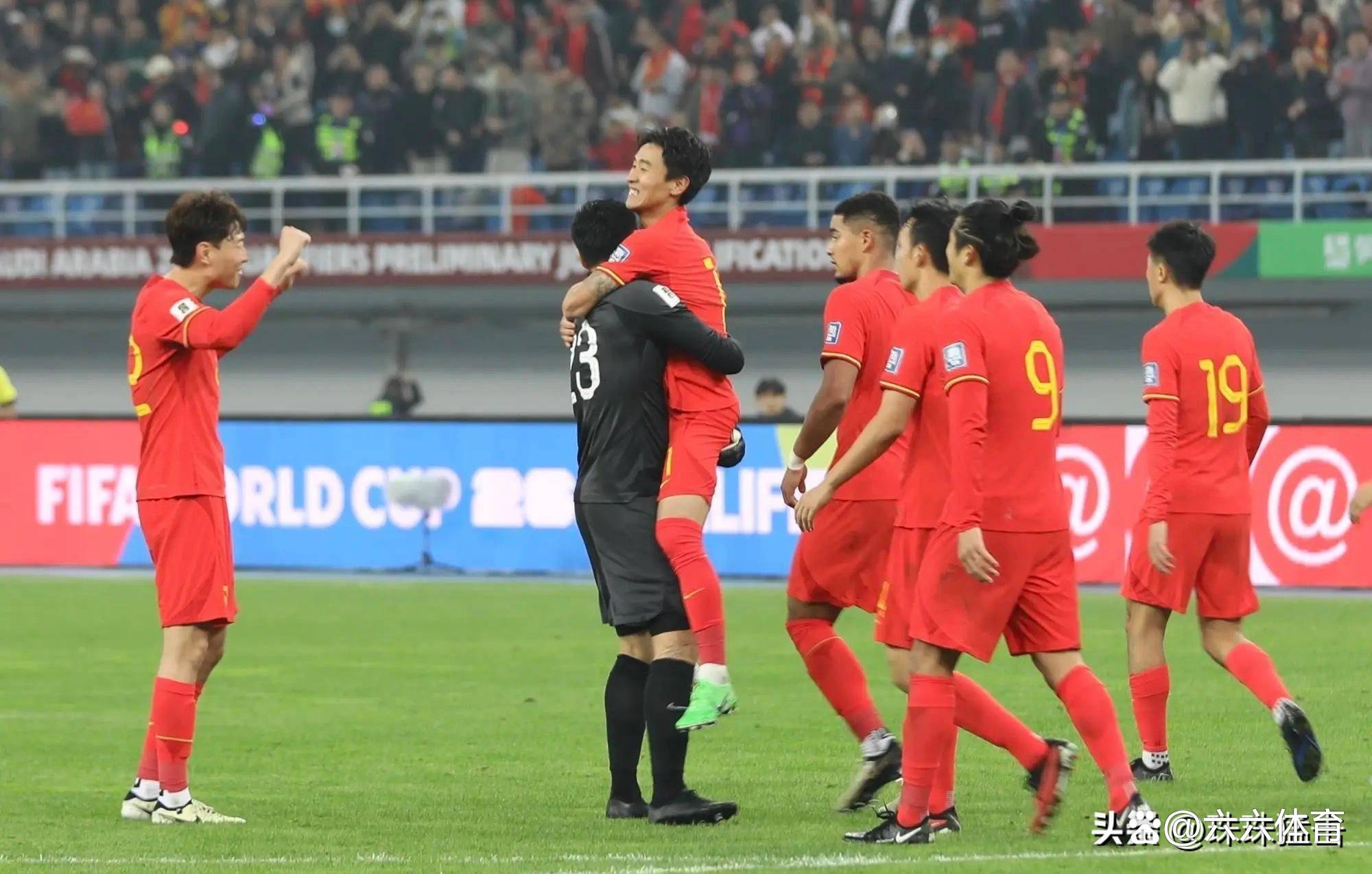 中国国足vs朝鲜(中国国足vs朝鲜比赛)  第1张