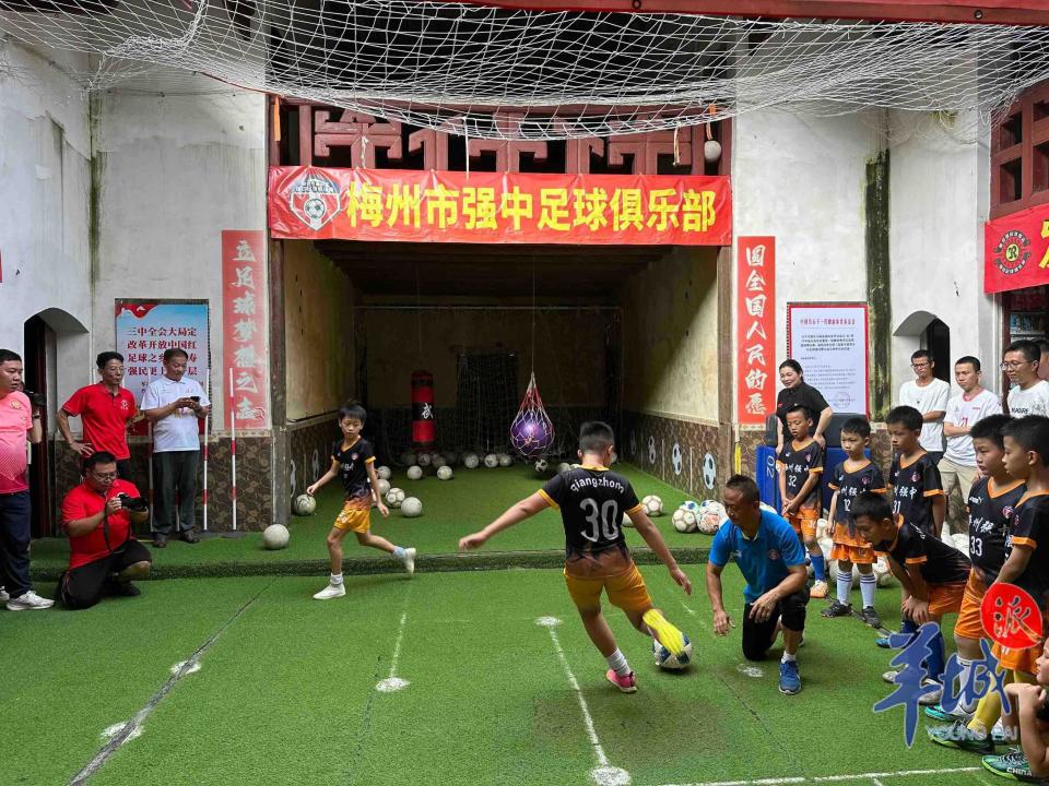 梅州足球俱乐部(梅州足球俱乐部球员名单)  第1张